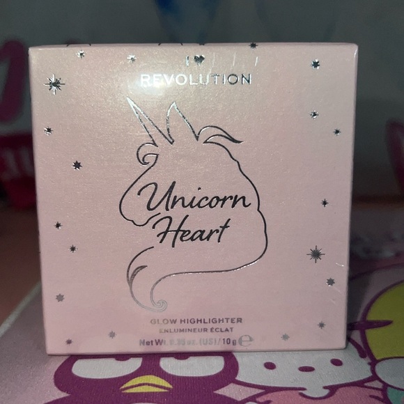 I ❤️ Revolution Unicorn Heart Highlighter - Picture 1 of 2